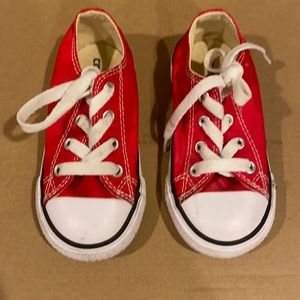Kids red converse